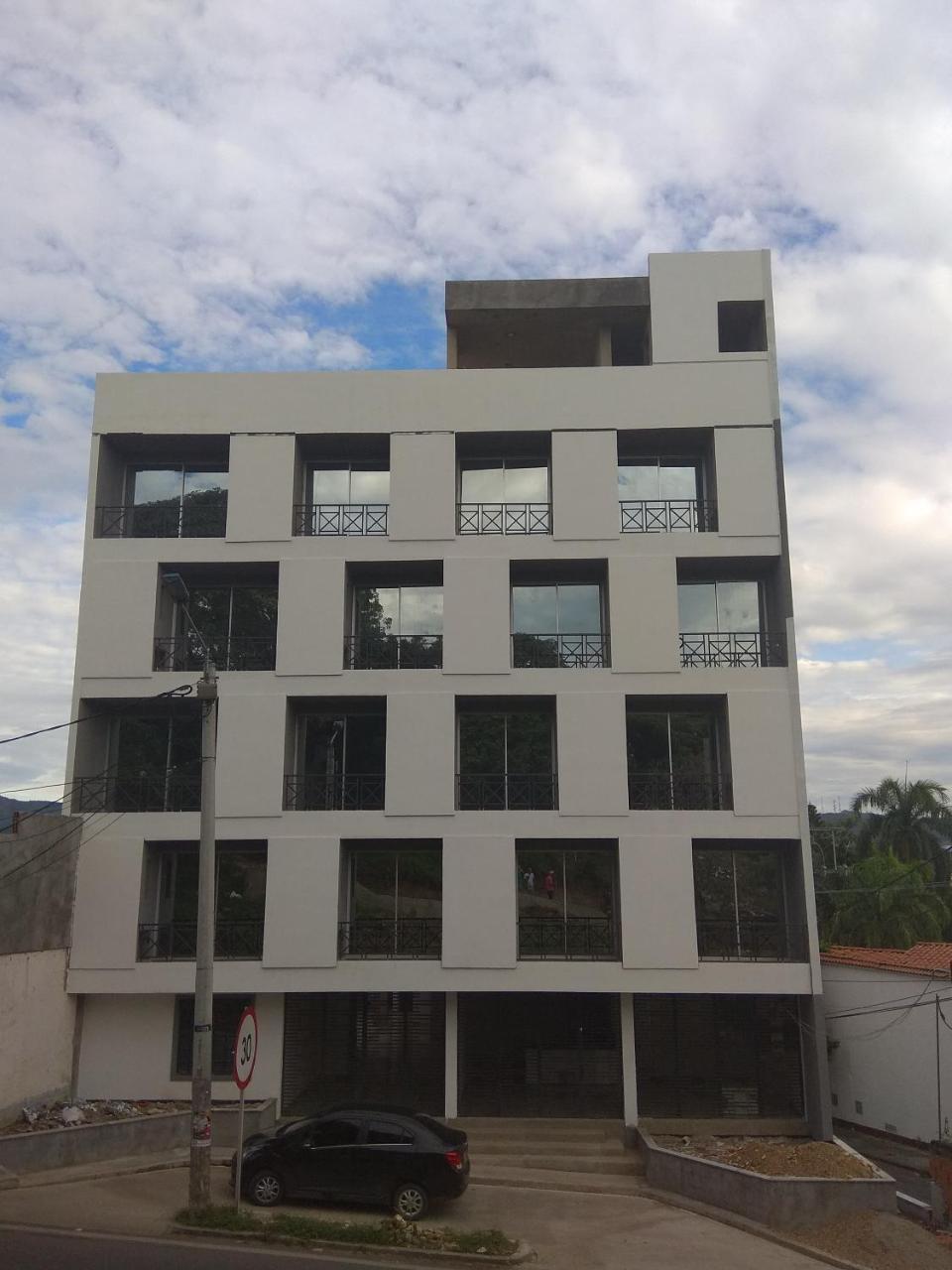 Okawango Hotel Girardot Luaran gambar