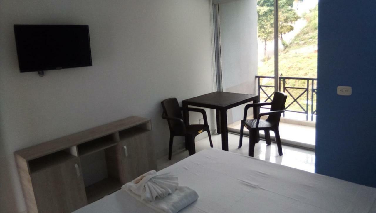 Okawango Hotel Girardot Luaran gambar