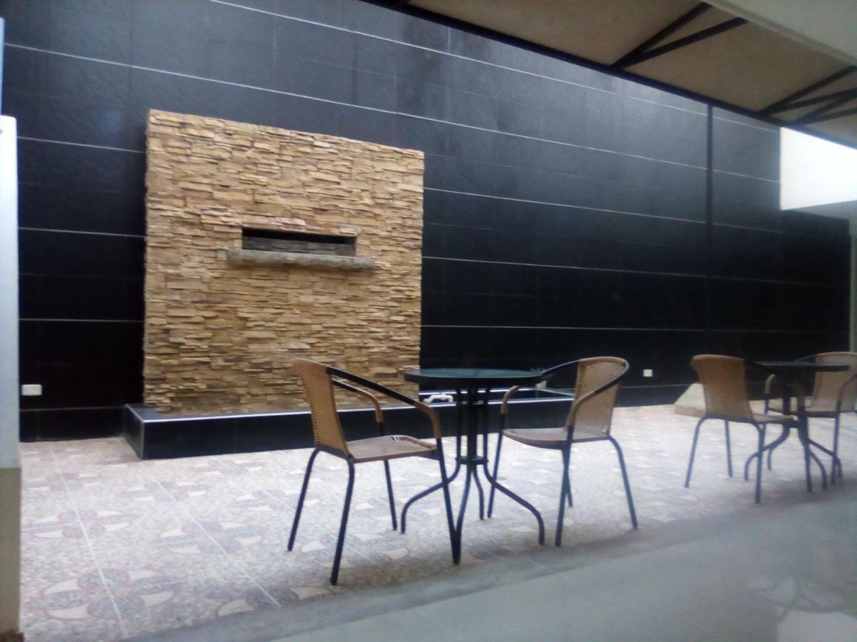 Okawango Hotel Girardot Luaran gambar