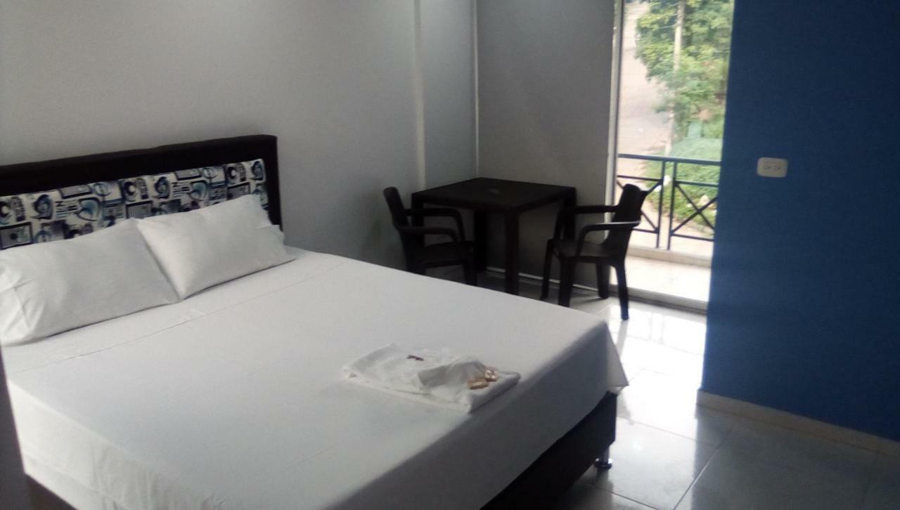 Okawango Hotel Girardot Luaran gambar
